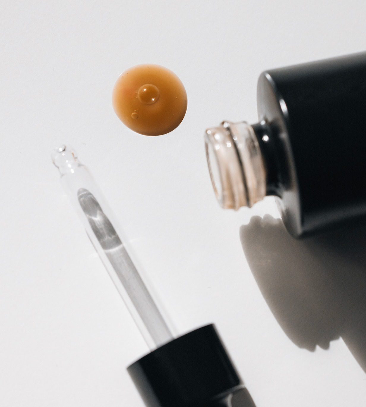 WOW_ Effect Serum _ Helenis Biocosmetics